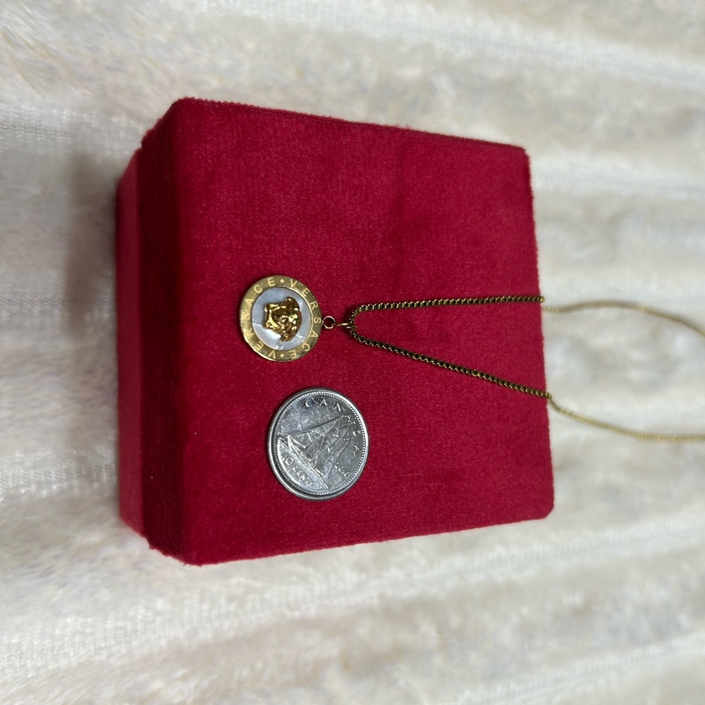 Gold Pendant Necklace